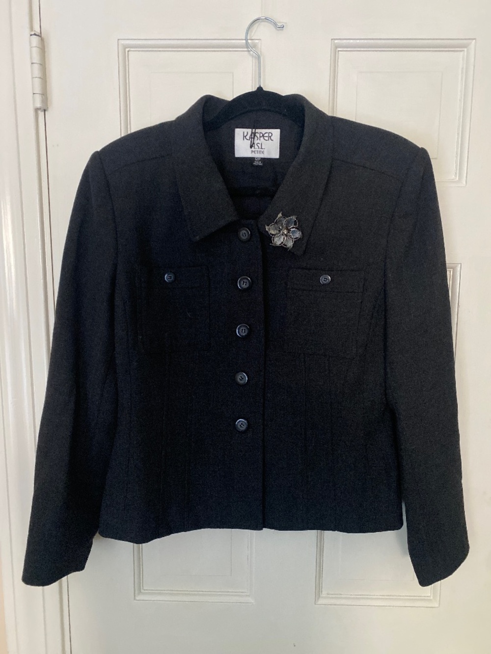 Vintage dark grey blazer 100 percent wool with sharp shoulders
